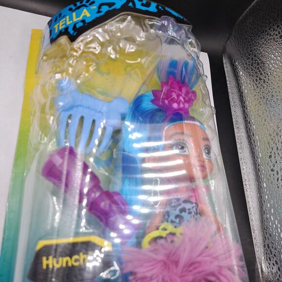 Cave Club Tella with Hunch Doll, Brand New in Box, by Mattel, Discontinued - Picture 3 of 3